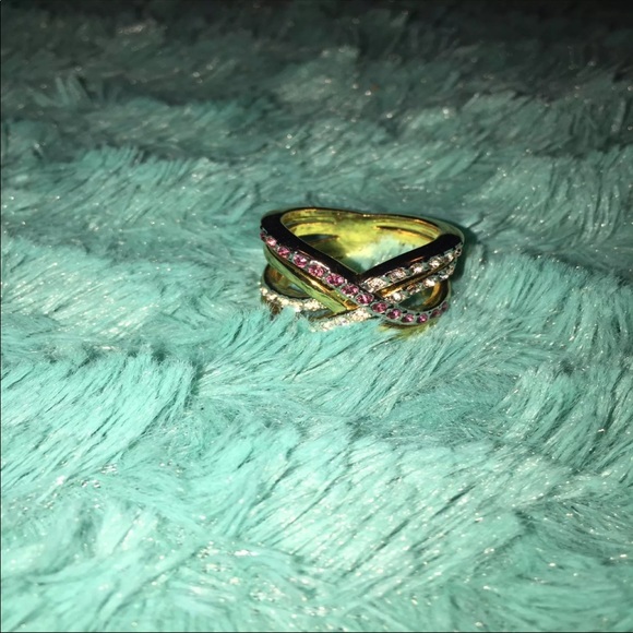 Cute ring - Picture 1 of 3